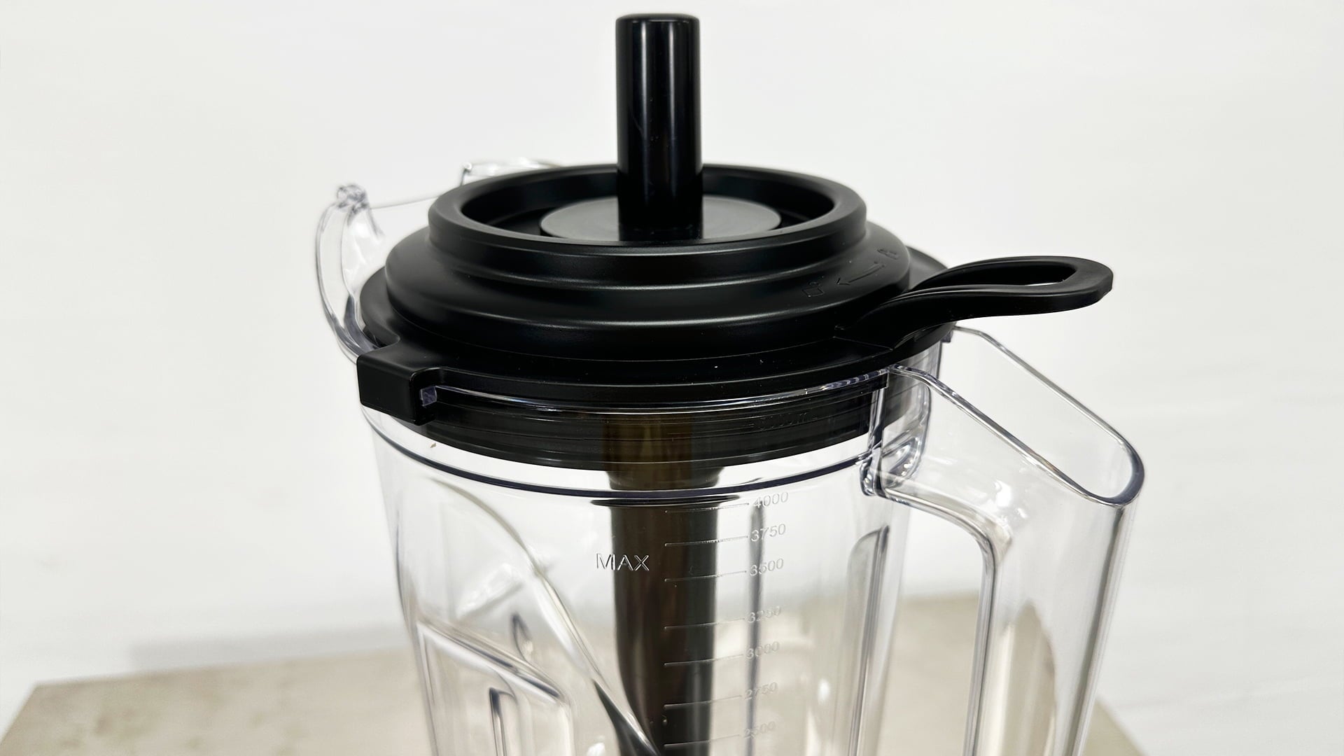 4L Blenders for Kitchen with 2000W Motor, 135 Oz. Large Capacity, BPA-Free Countertop Professional Blender for Smoothies, Ice Crush, Frozen Drinks, NSF