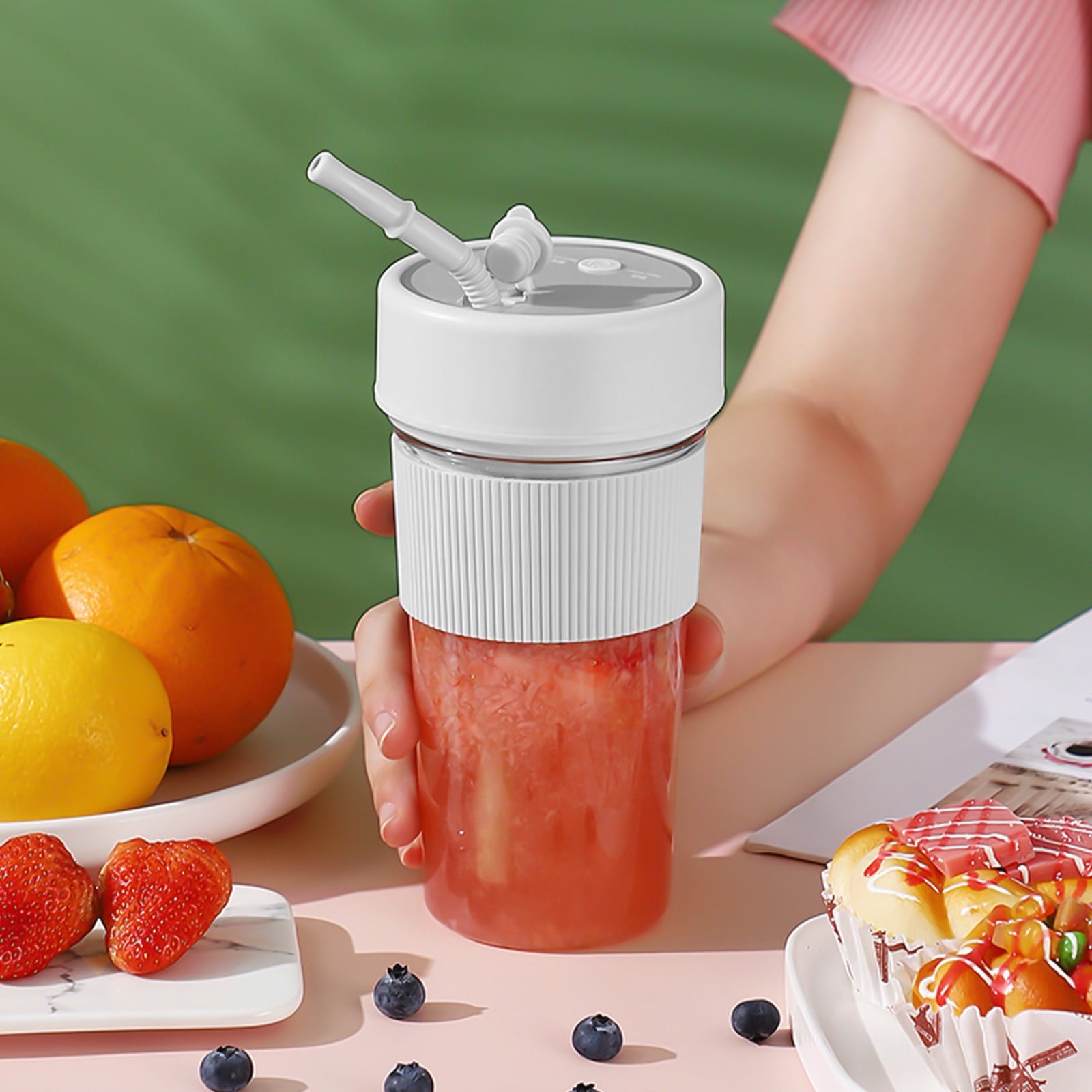 Portable 6-Blade Blender for Shakes and Juices – Easy-to-Clean with Integrated Straw Enjoy Smoothies on the Go